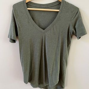 Lululemon Green V-neck tee shirt size 4